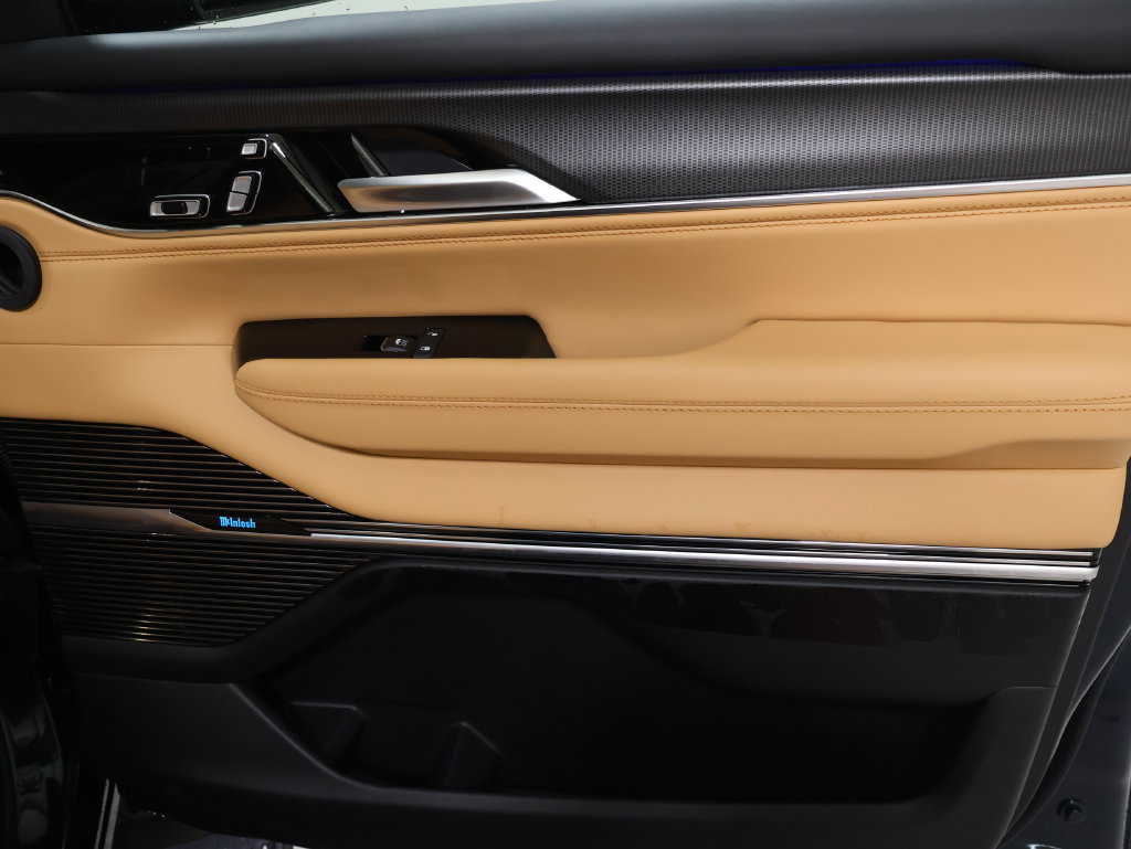 New 2026 Jeep Grand Wagoneer Summit AWD/4WD image 23