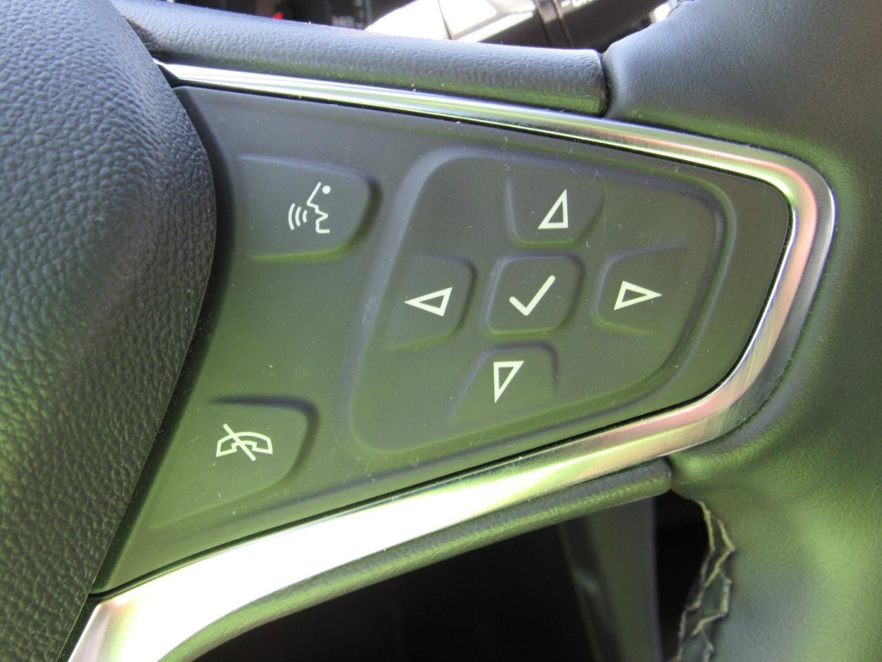 Used 2024 Chevrolet Equinox LT image 20