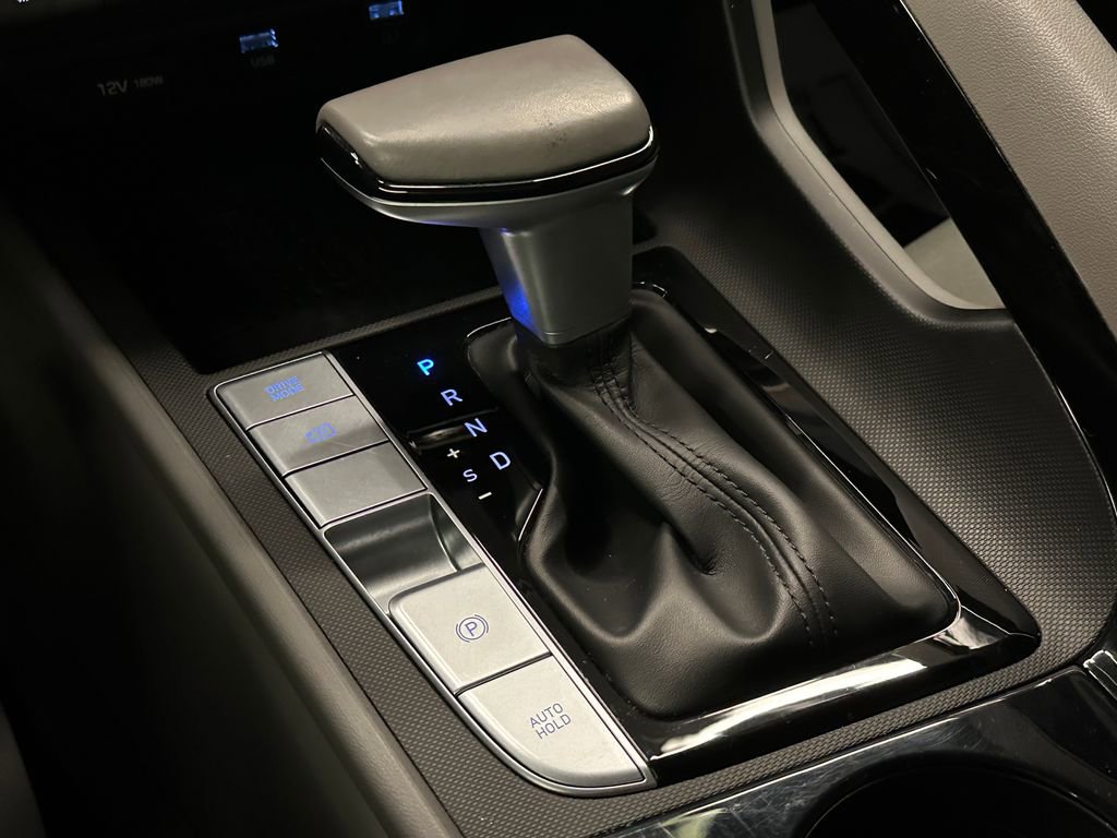 Used 2021 Hyundai Elantra SEL w/ Convenience + Premium Package image 16