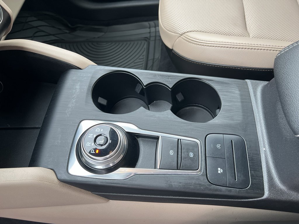 Used 2020 Ford Escape SEL image 16