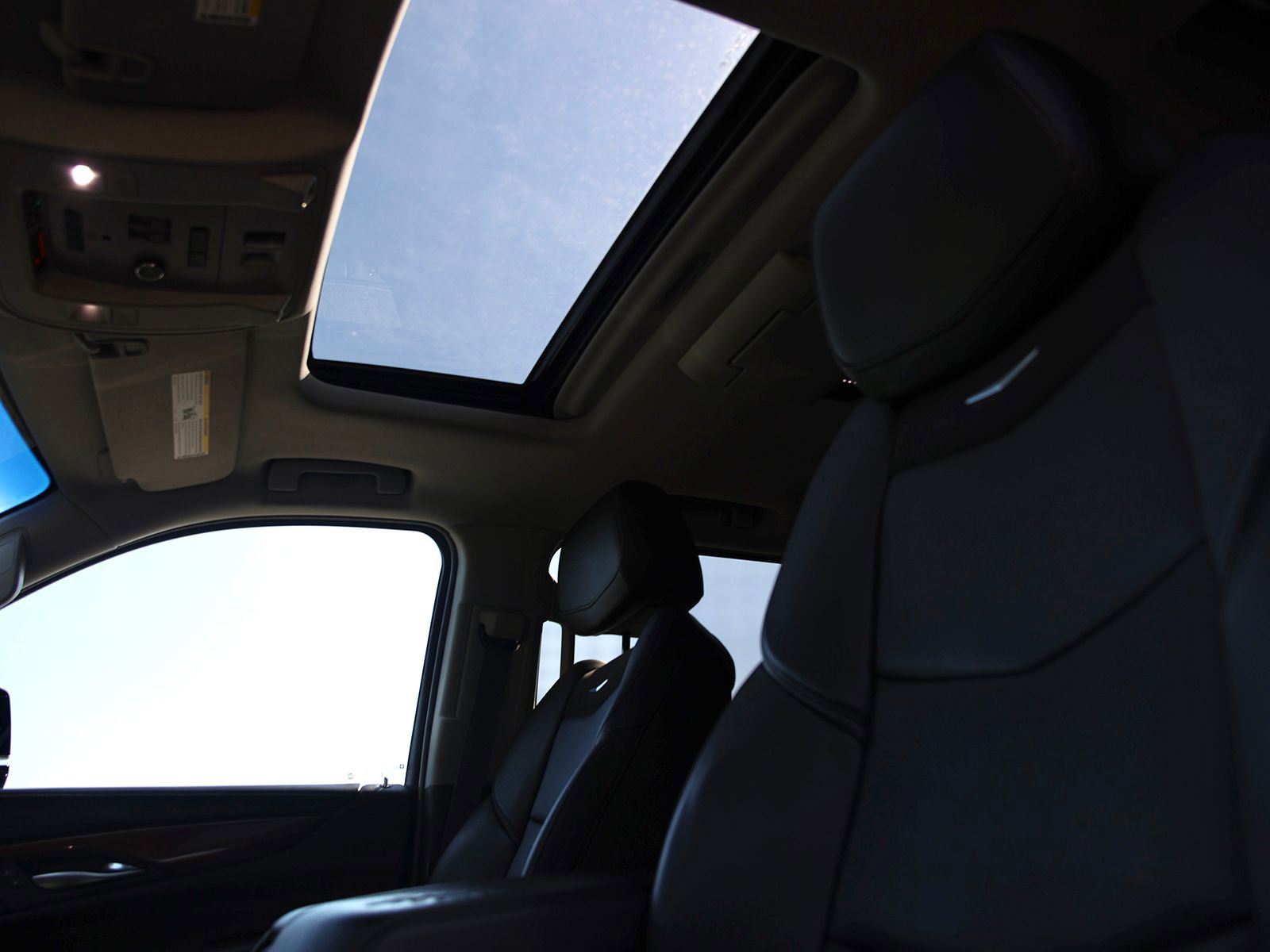 Used 2017 Cadillac Escalade Premium Luxury AWD/4WD image 27