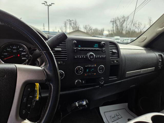 Used 2011 Chevrolet Silverado 1500 LT w/ All-Star Edition image 17