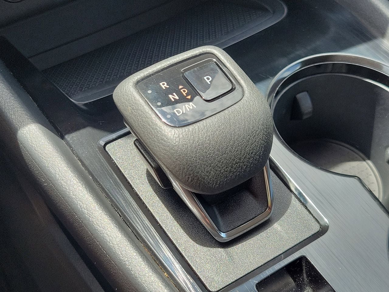 Used 2025 Nissan Rogue SV AWD/4WD image 28