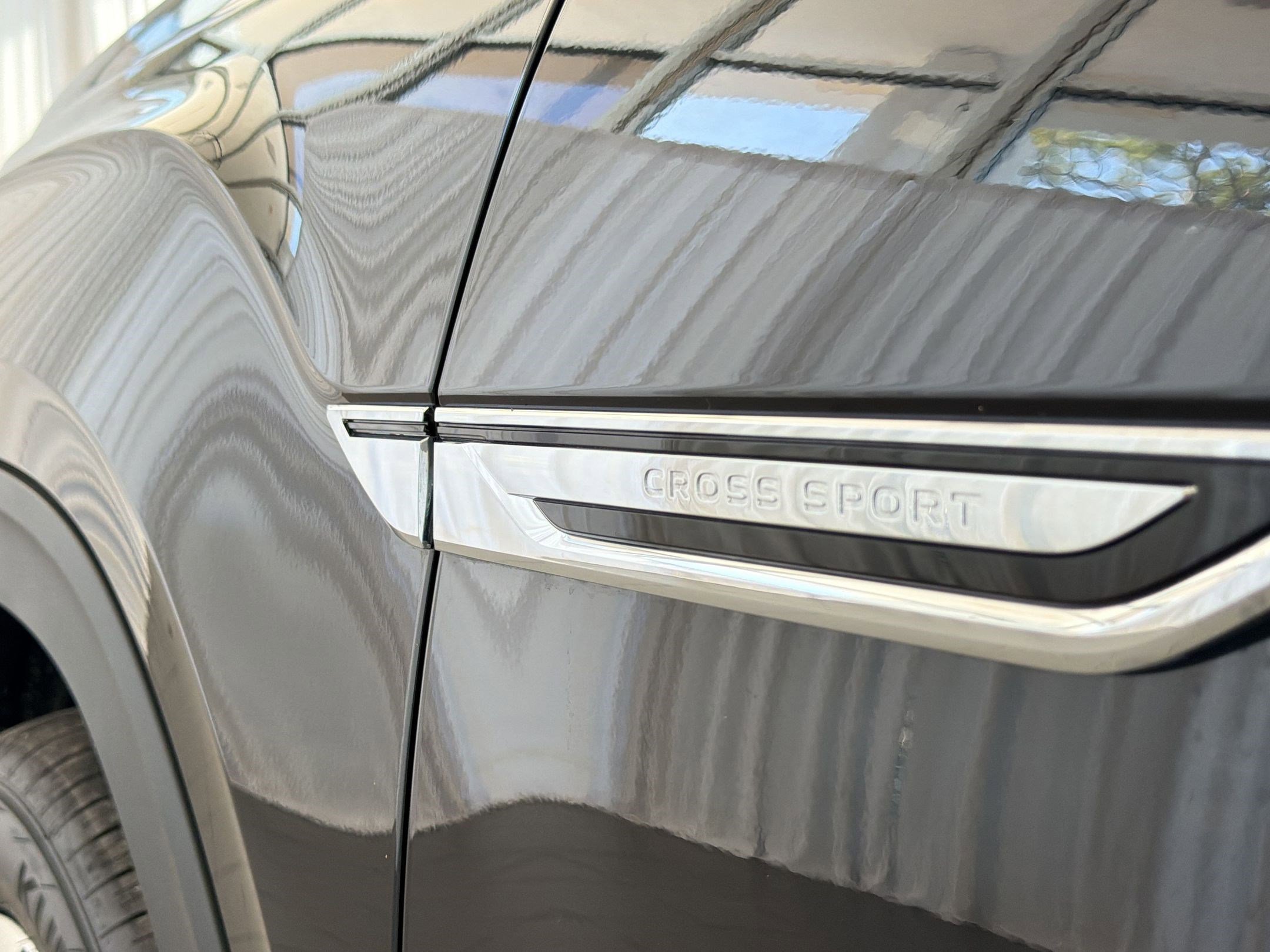 Certified 2025 Volkswagen Atlas Cross Sport SEL image 39