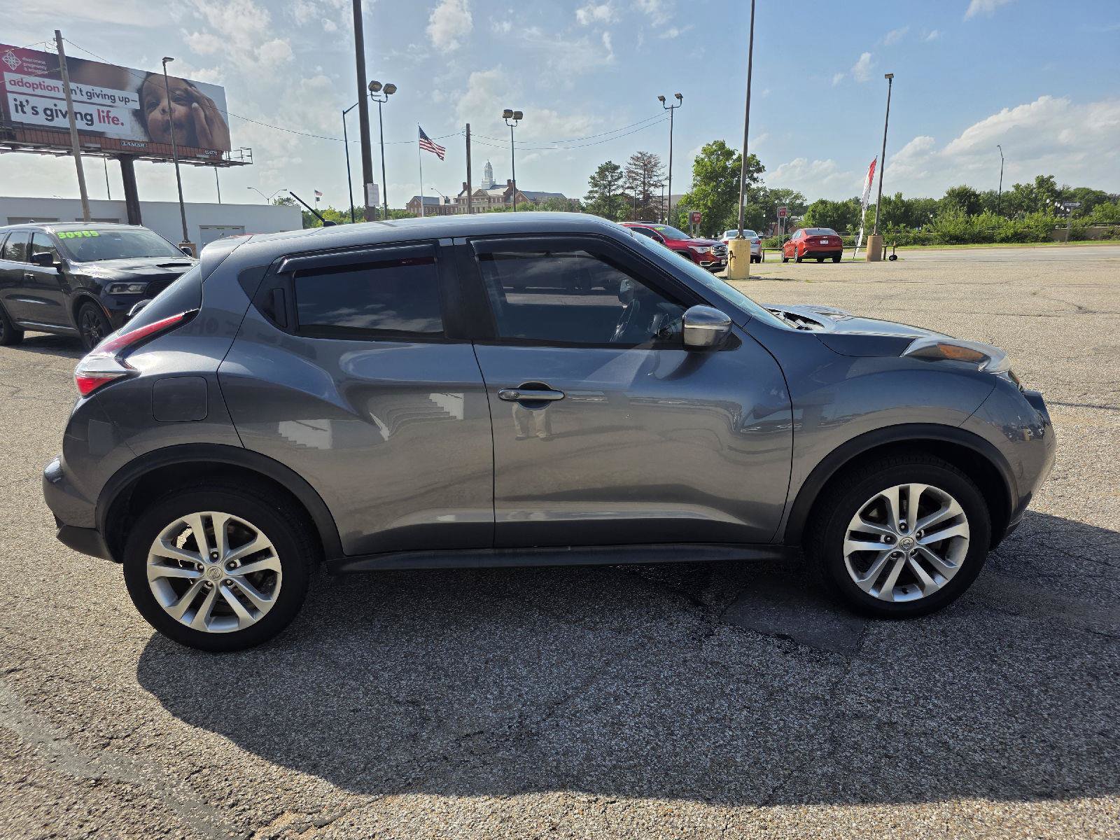 Used 2017 Nissan Juke S FWD image 4