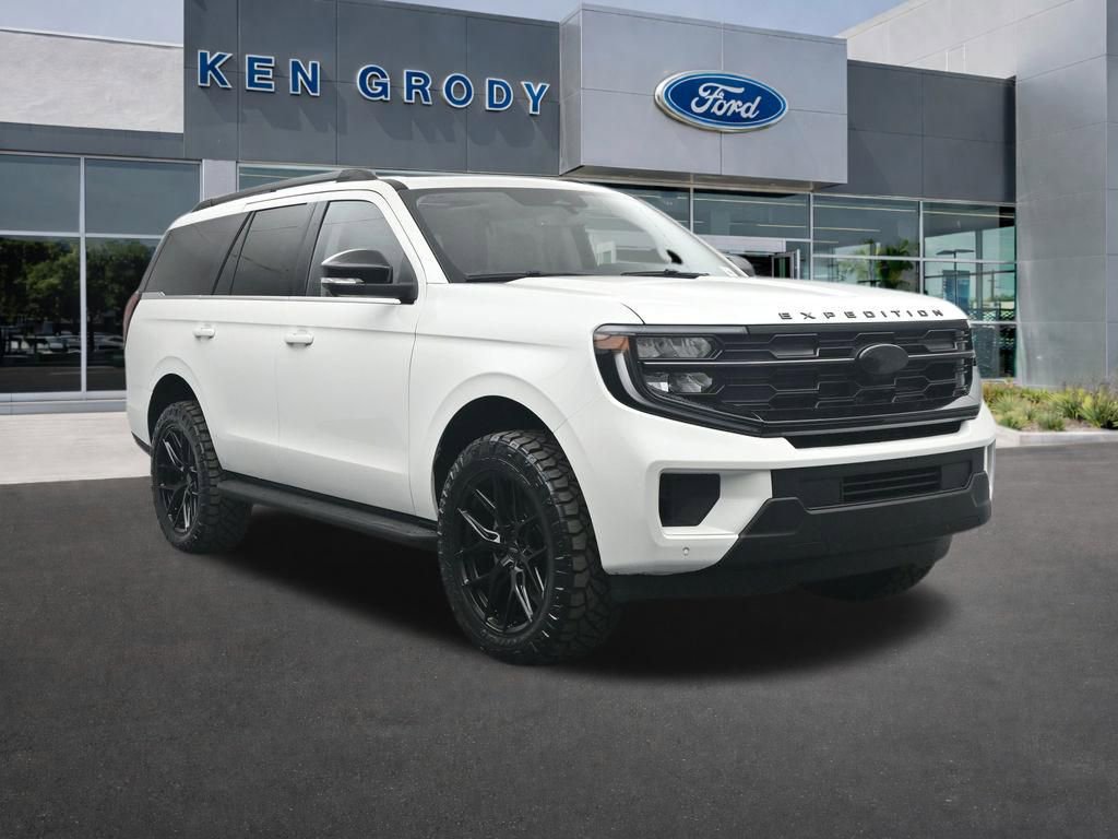 New 2026 Ford Expedition Active image 1