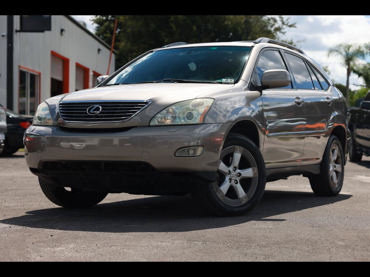 Used 2005 Lexus RX 330 w/ Premium Plus Pkg FWD image 1