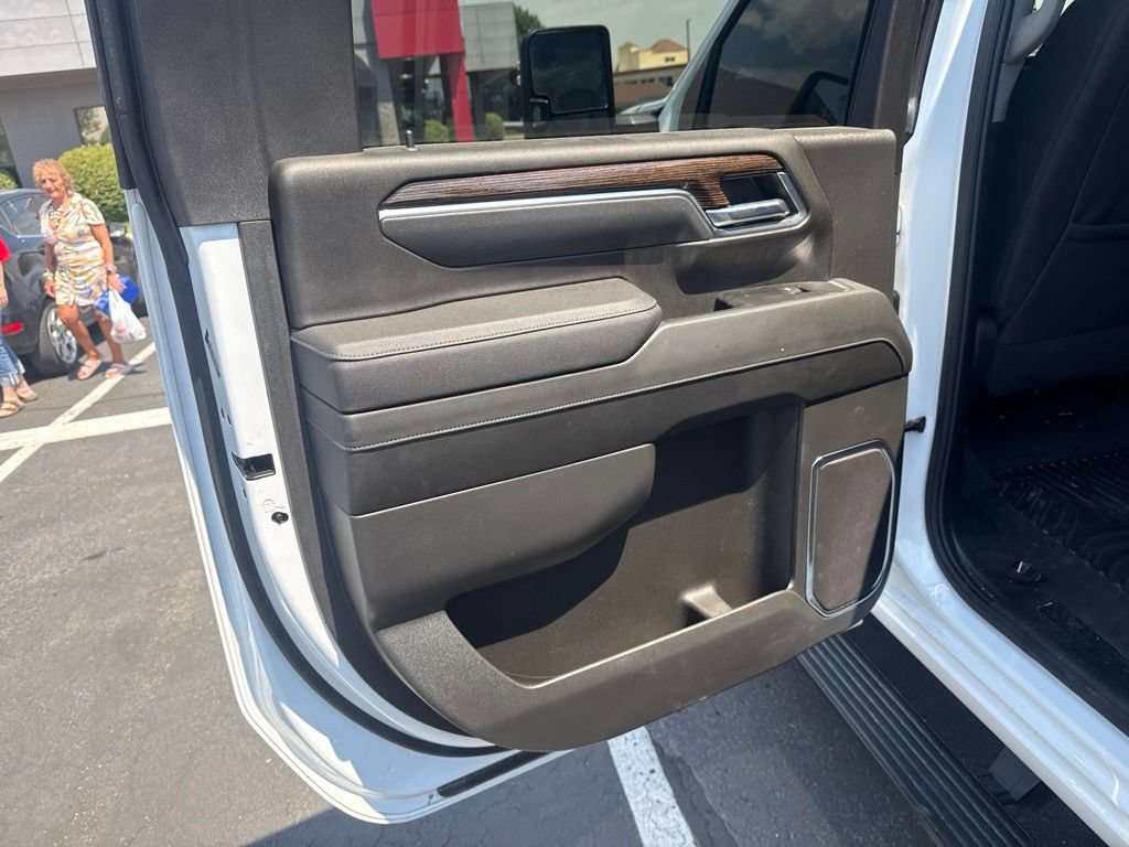 Used 2025 GMC Sierra 2500 SLE w/ SLE Value Package; AWD/4WD image 18