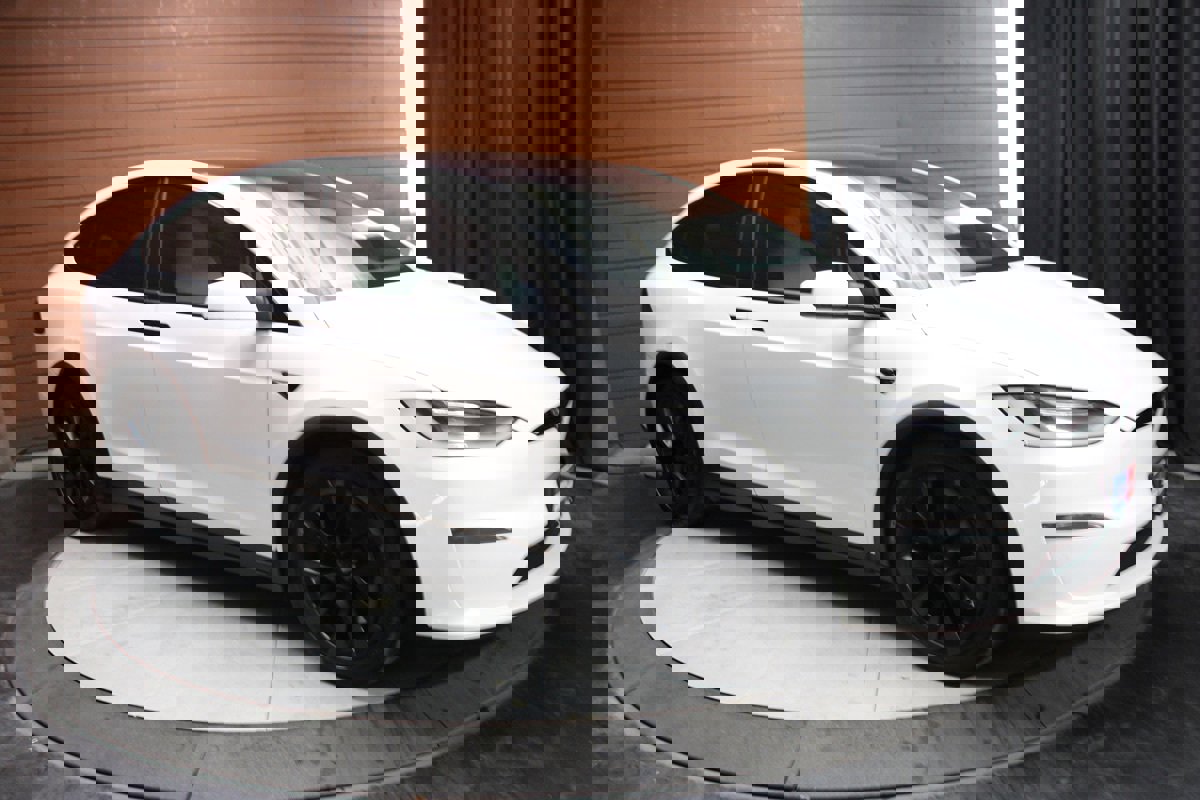 Used 2022 Tesla Model X Plaid image 55