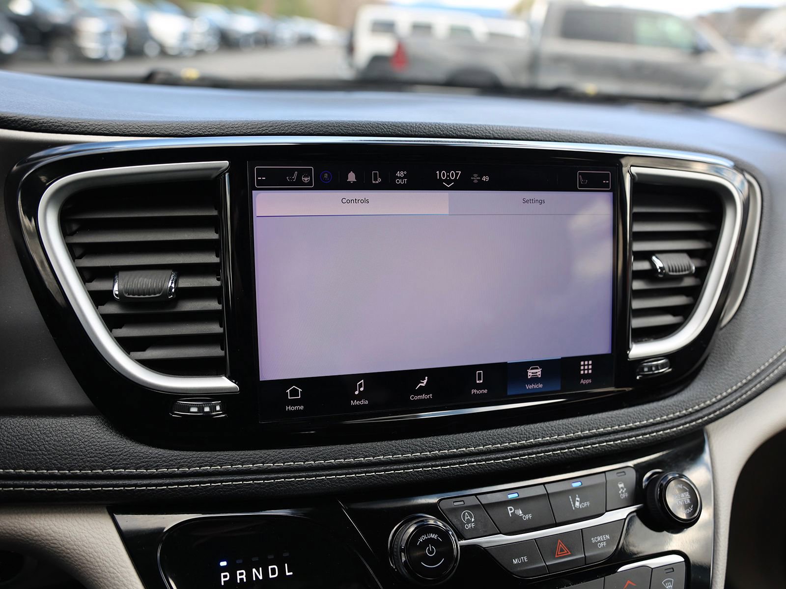 Used 2023 Chrysler Pacifica Touring-L image 25