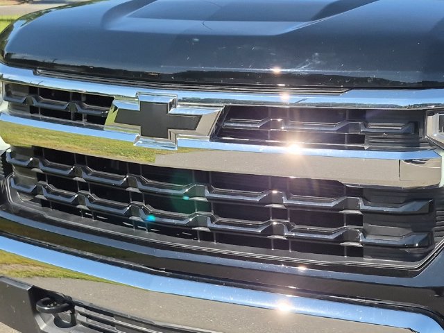 Used 2025 Chevrolet Silverado 1500 LT AWD/4WD image 36