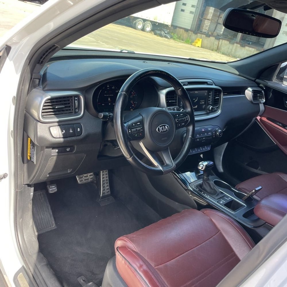 Used 2016 Kia Sorento SX FWD image 11