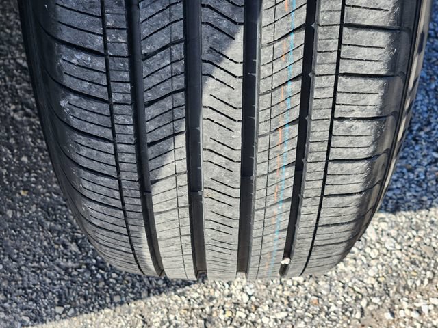 Used 2026 Chevrolet Traverse LT AWD/4WD image 11