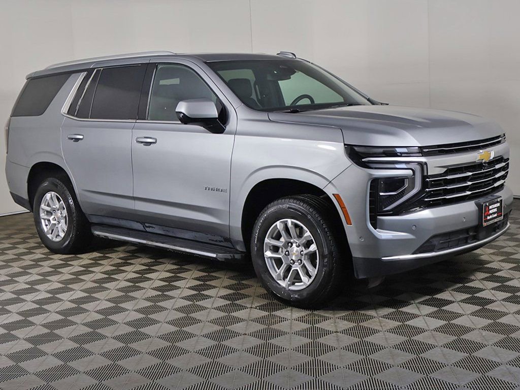 Used 2025 Chevrolet Tahoe LT image 2