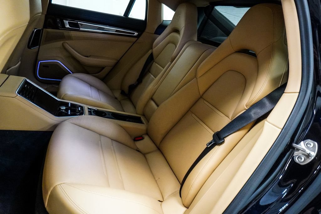 Used 2023 Porsche Panamera 4 Platinum Edition AWD/4WD image 9