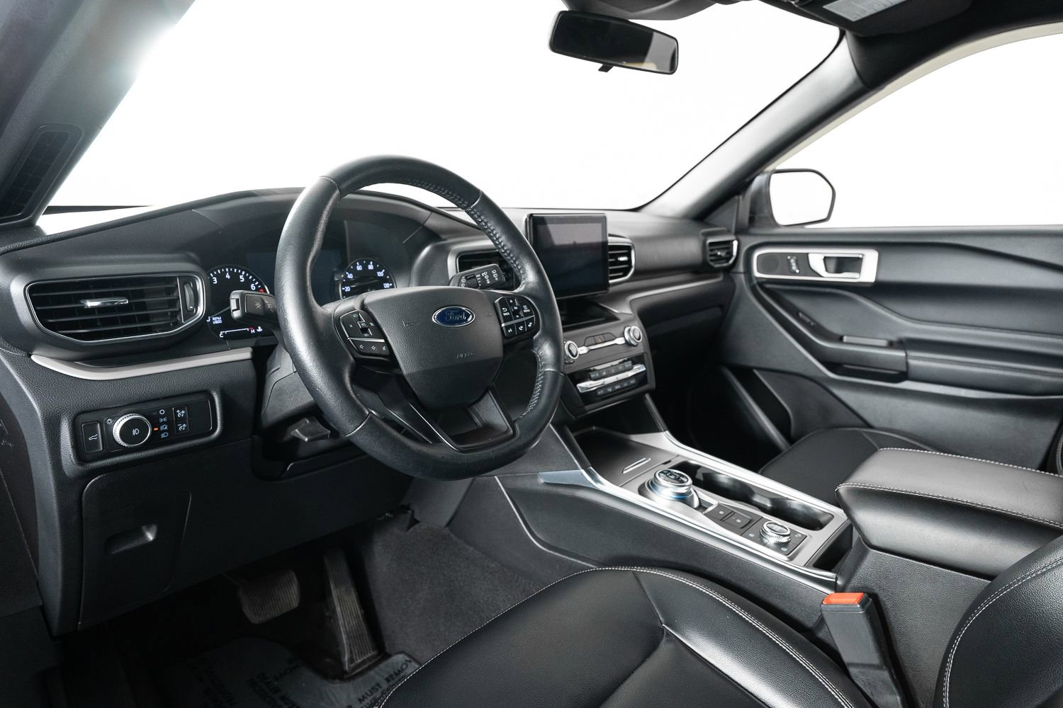 Used 2020 Ford Explorer XLT w/ Equipment Group 202A image 12