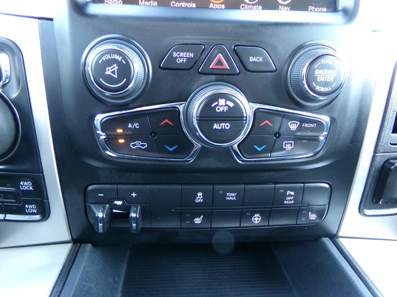 Used 2017 RAM 1500 Classic SLT w/ SLT Plus D←cor Group AWD/4WD image 23