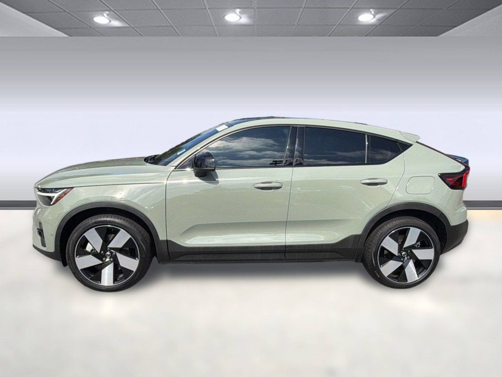 Certified 2023 Volvo C40 P8 Recharge Ultimate AWD/4WD image 2