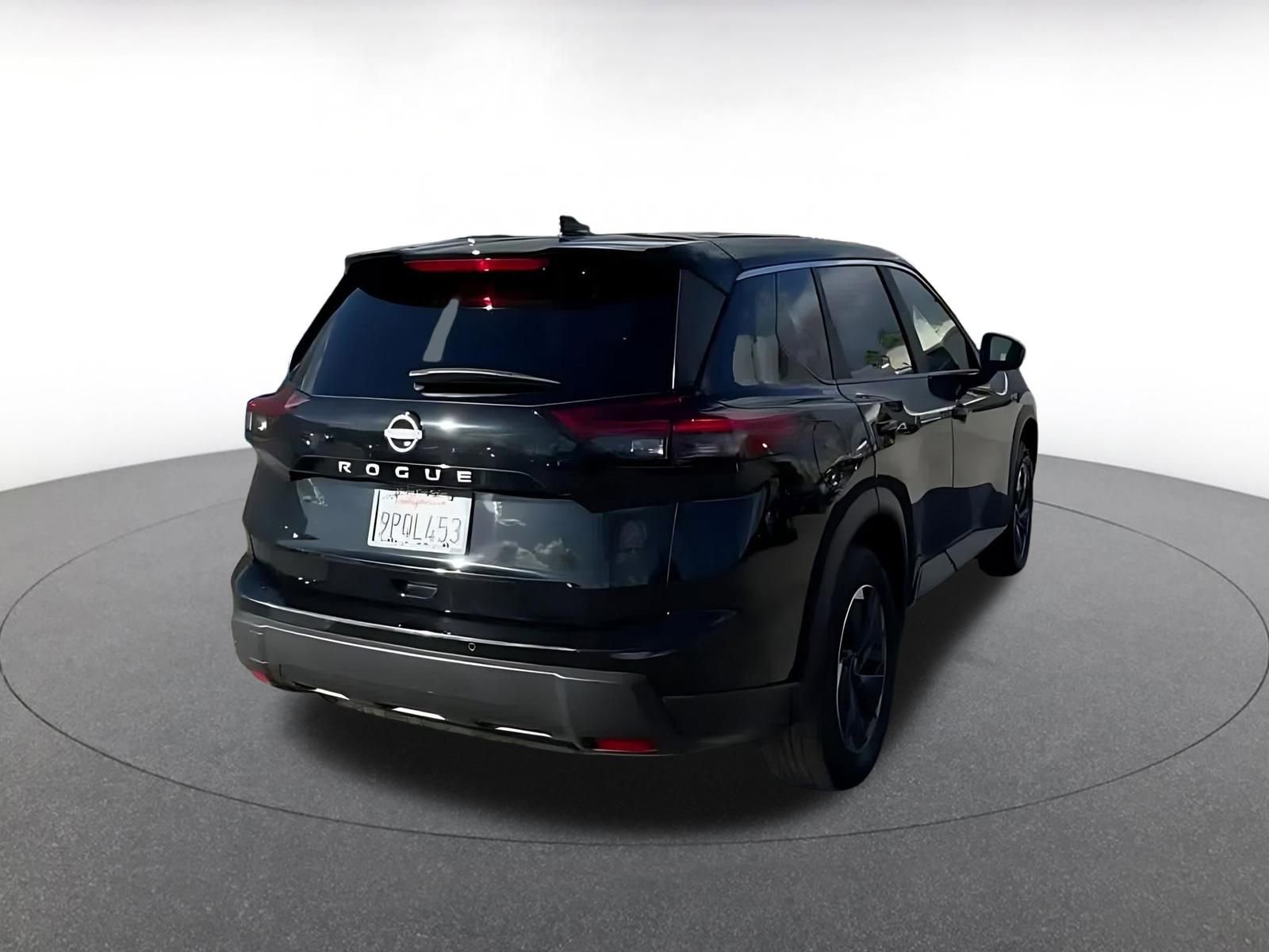 Used 2025 Nissan Rogue SV FWD image 12