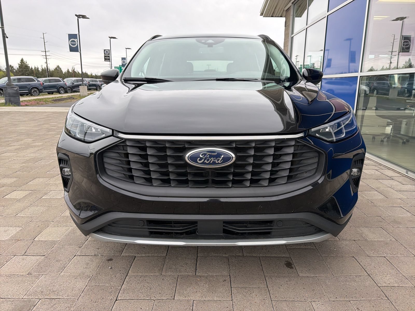 Used 2025 Ford Escape Platinum AWD/4WD image 4
