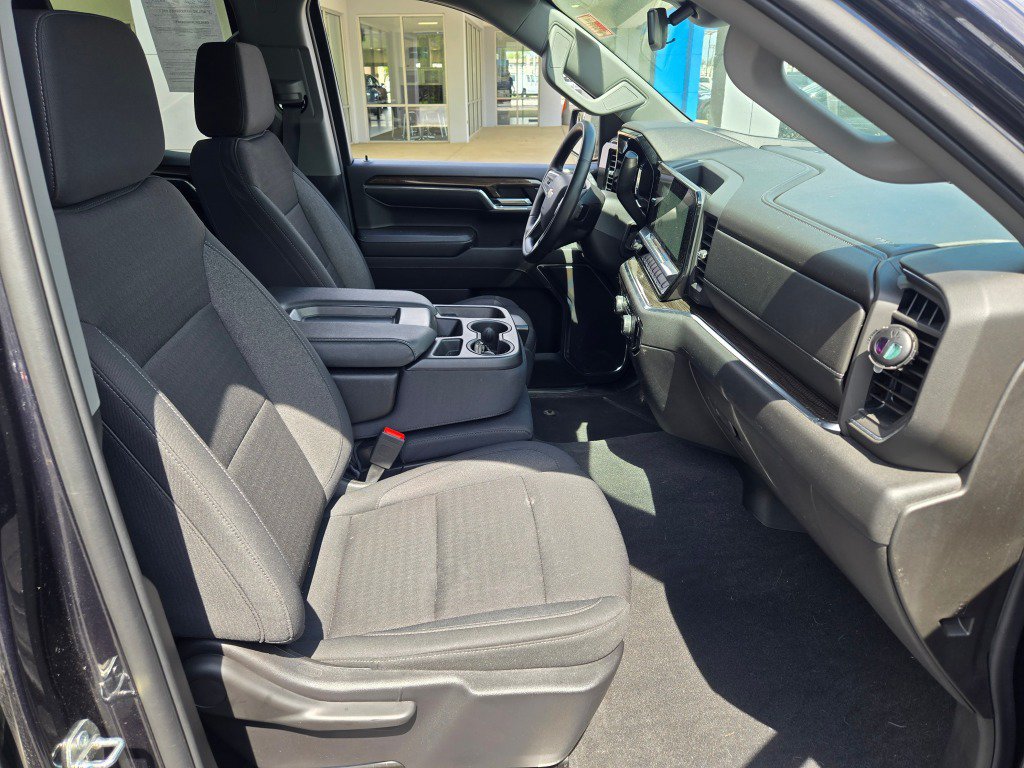 Certified 2024 Chevrolet Silverado 1500 LT AWD/4WD image 7