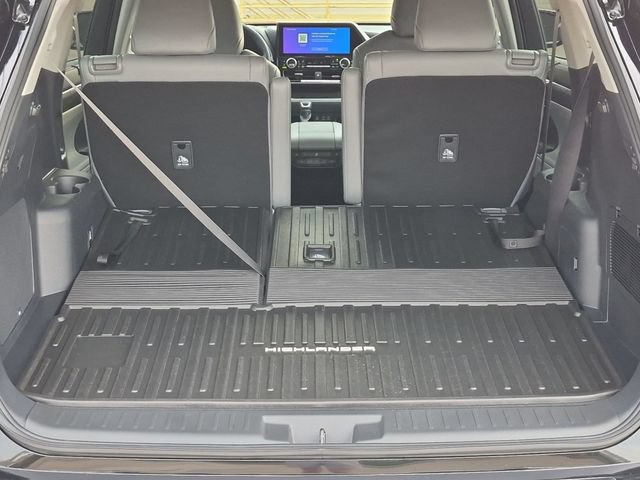 Certified 2026 Toyota Highlander Platinum AWD/4WD image 31