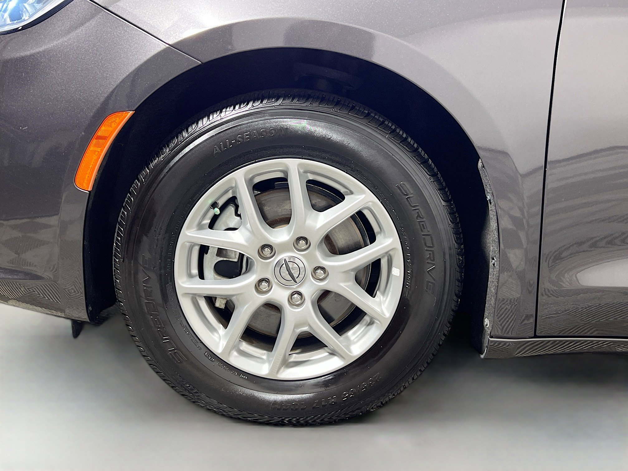 Used 2022 Chrysler Pacifica Touring-L image 14