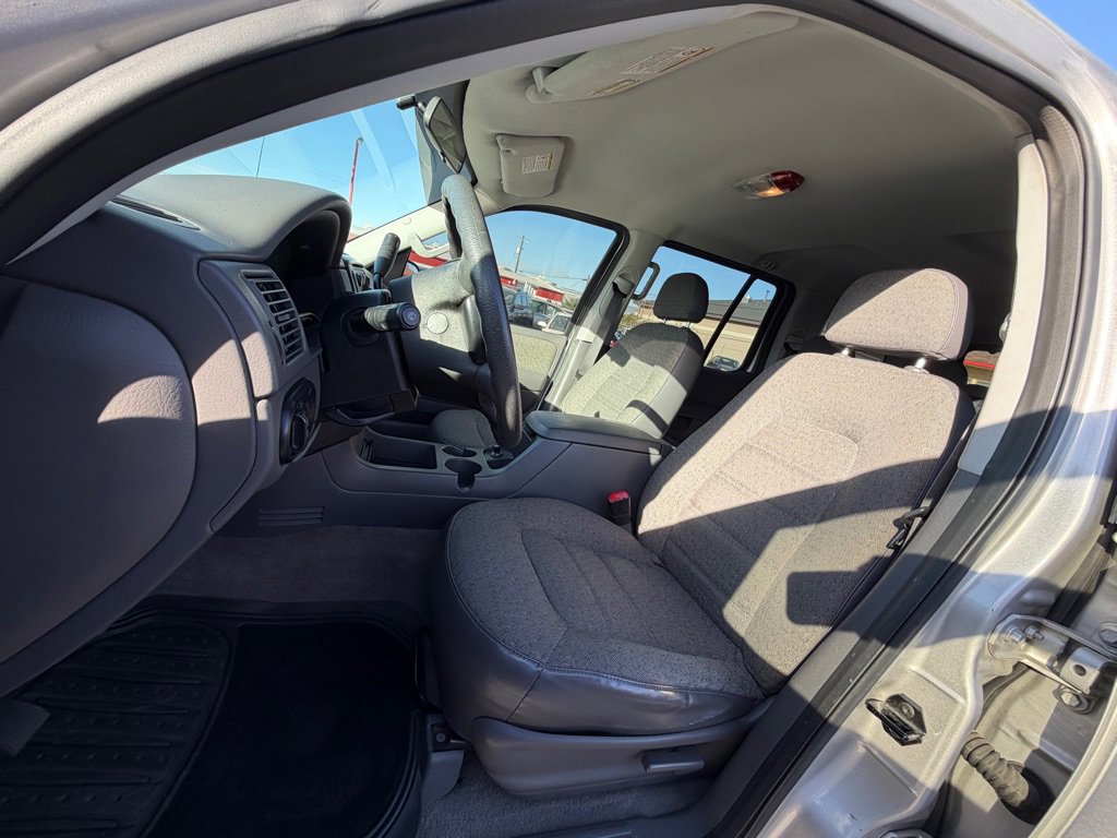 Used 2004 Ford Explorer XLS image 9