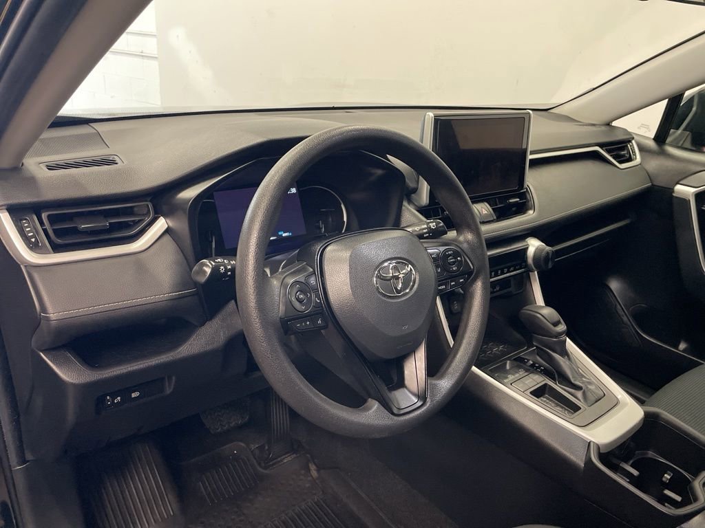 Used 2023 Toyota RAV4 LE image 17