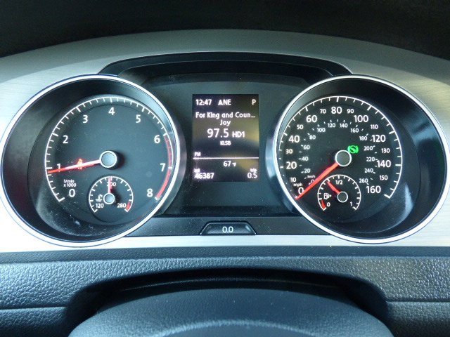 Used 2017 Volkswagen Golf SE image 20