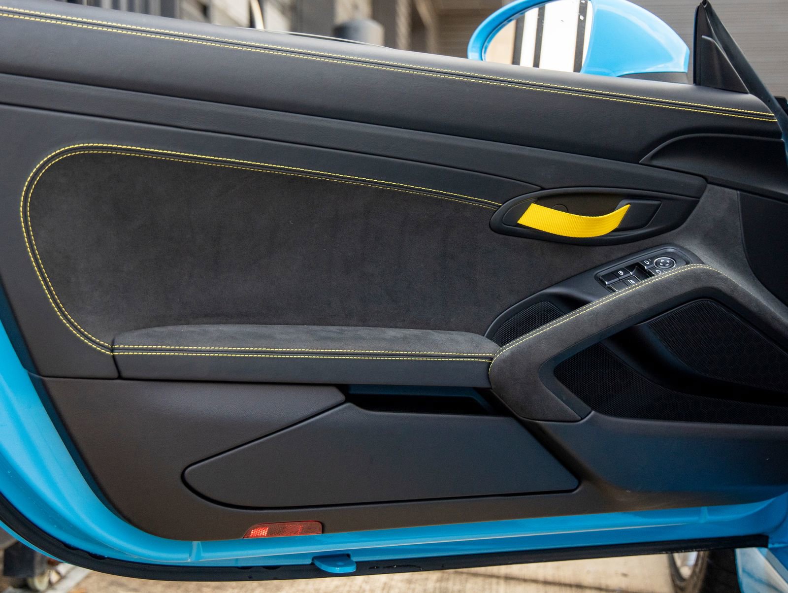 Certified 2021 Porsche 718 Cayman GT4 RWD image 21