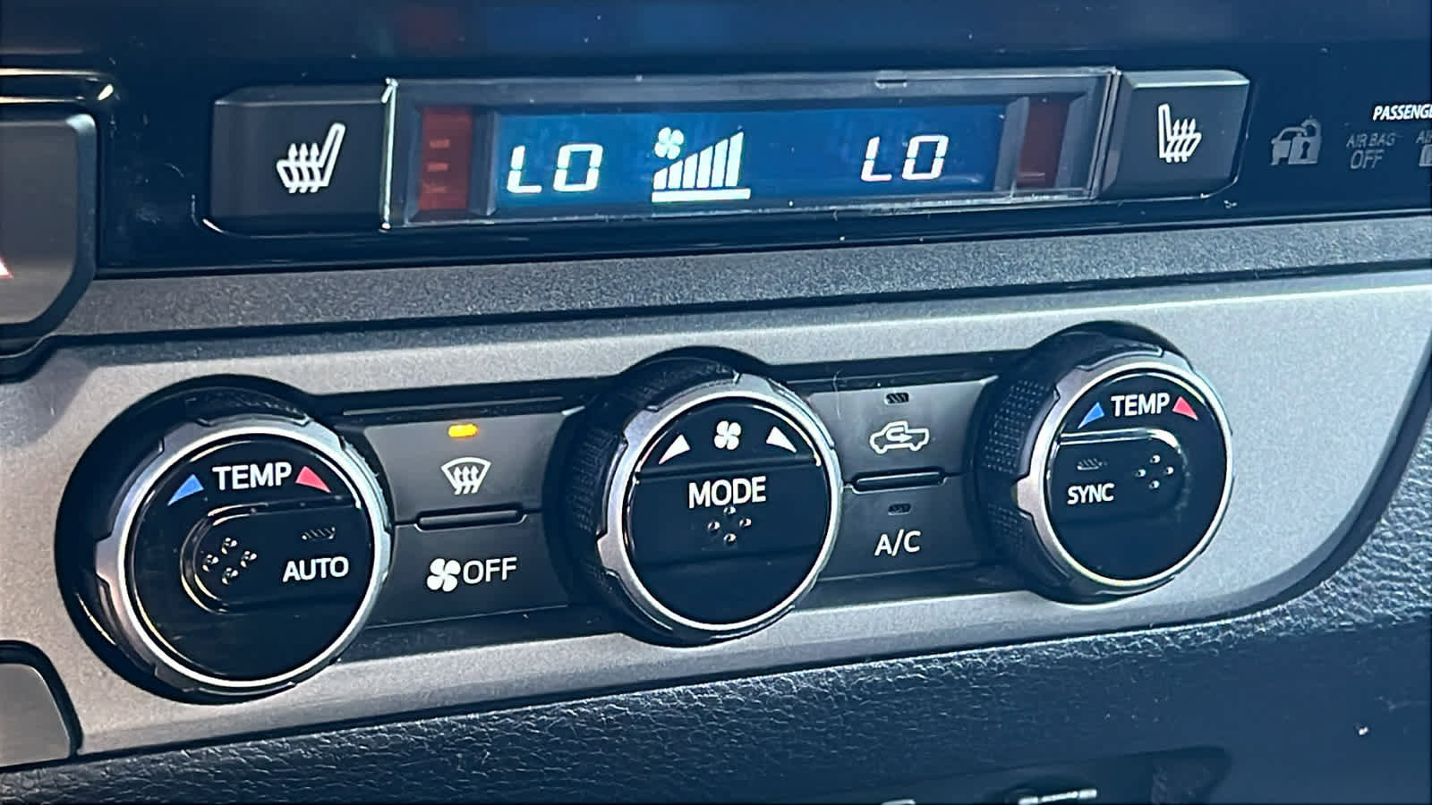 Used 2016 Toyota Tacoma TRD Off-Road image 14