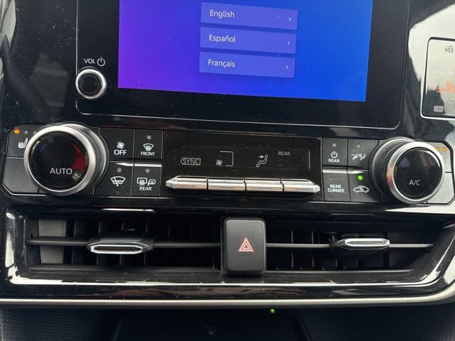 Used 2025 Toyota Highlander XLE AWD/4WD image 17