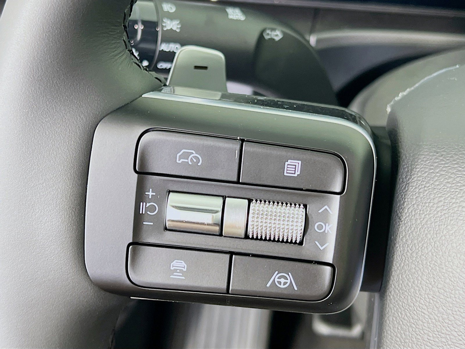 New 2025 Hyundai Santa Fe SEL AWD/4WD image 14