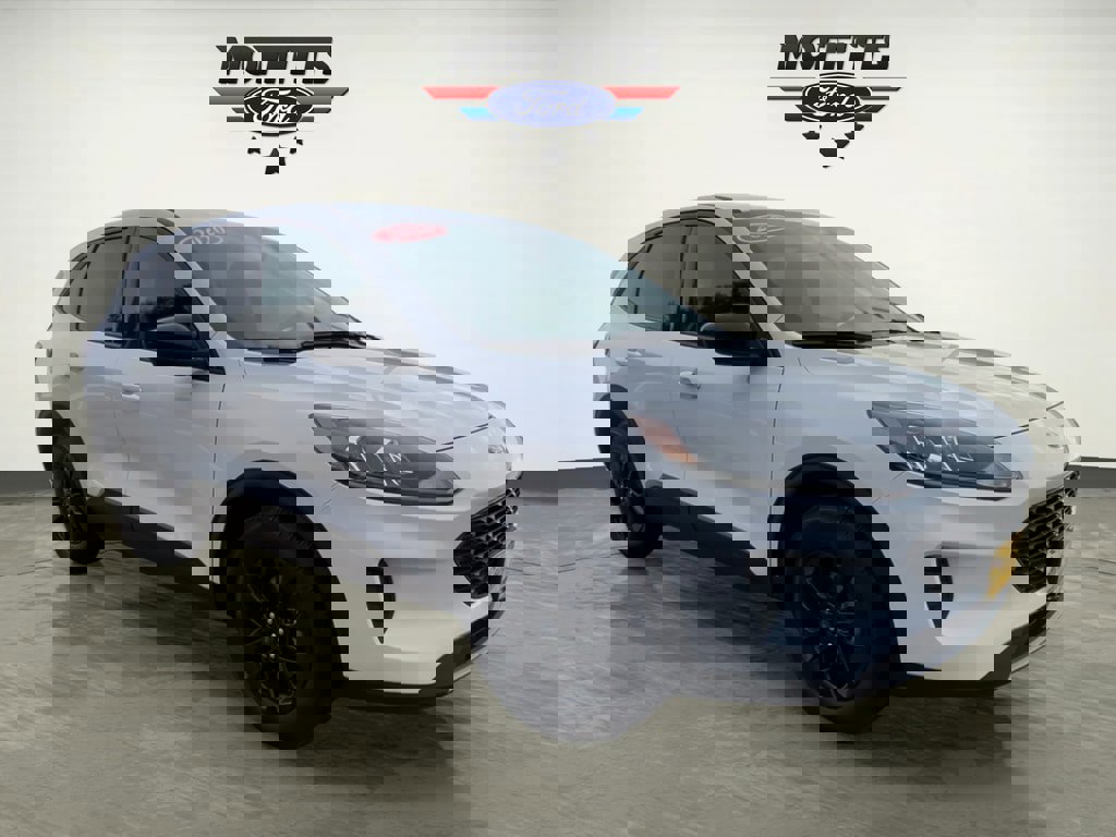 Used 2020 Ford Escape SE Sport image 4