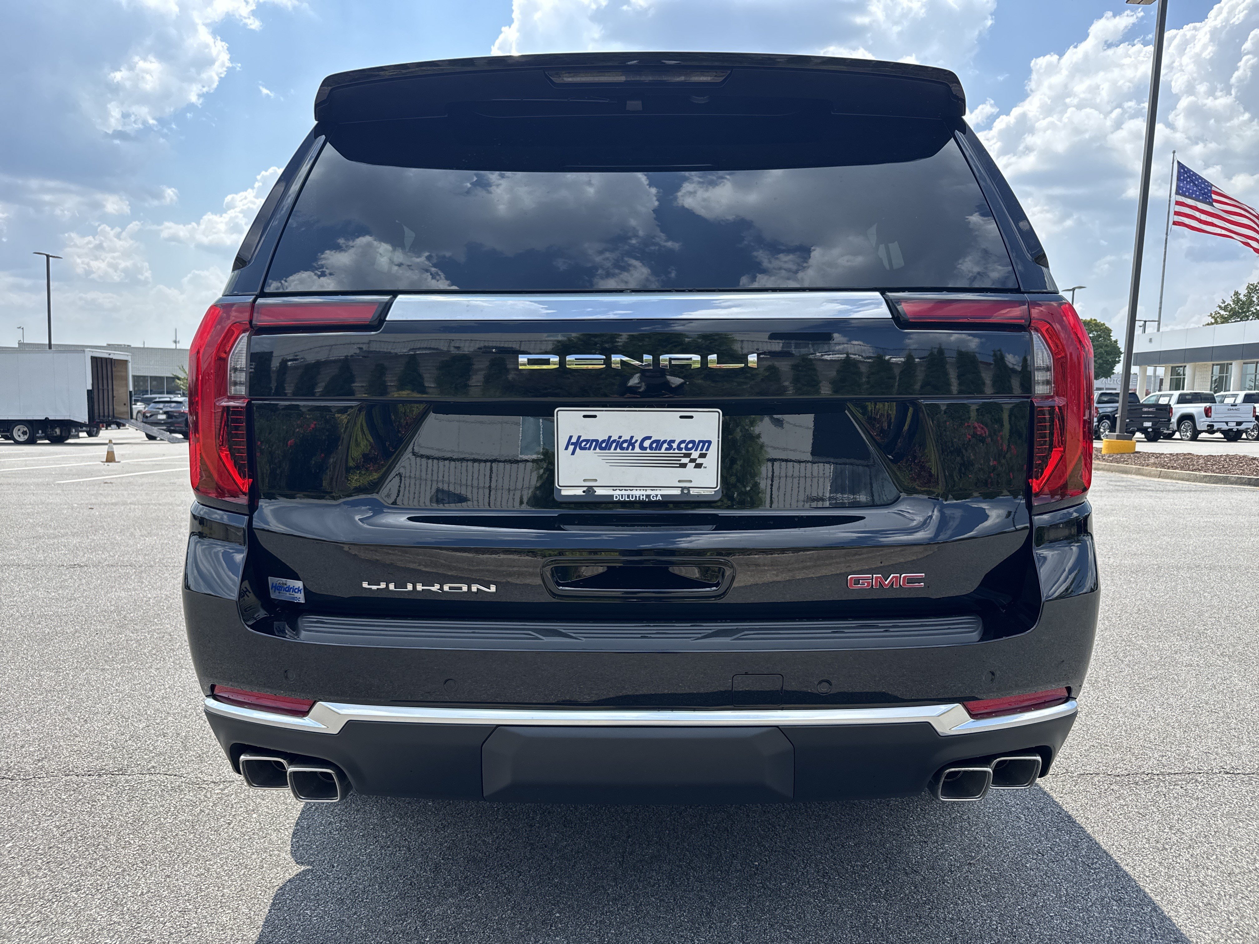 New 2026 GMC Yukon XL Denali w/ Denali Reserve Package AWD/4WD image 9