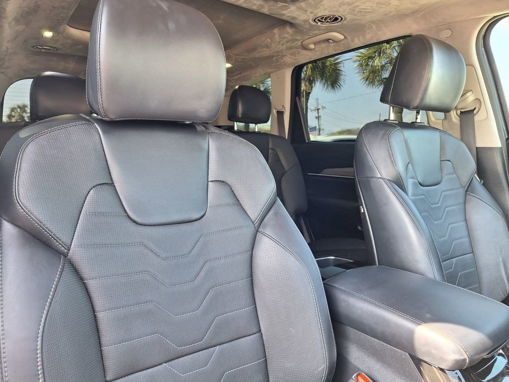 Used 2022 Kia Telluride SX w/ SX Prestige Package image 31