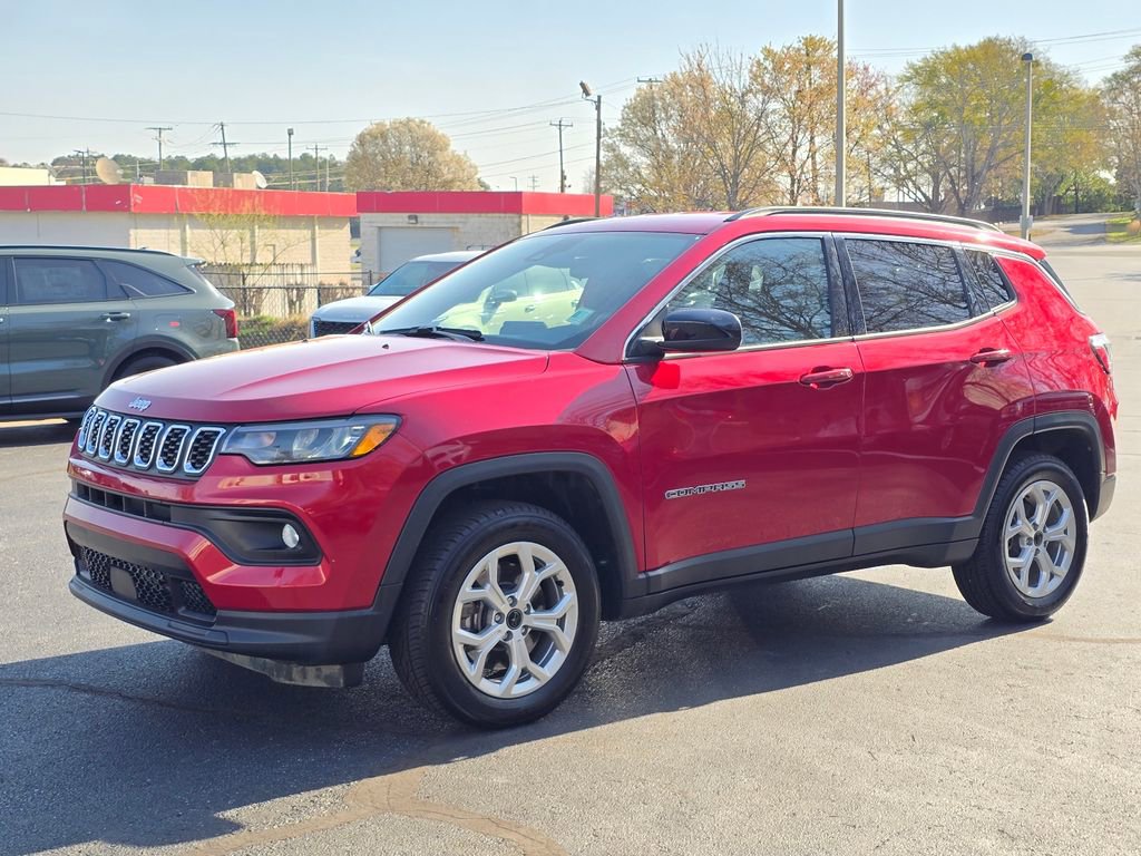 Used 2025 Jeep Compass Latitude image 7
