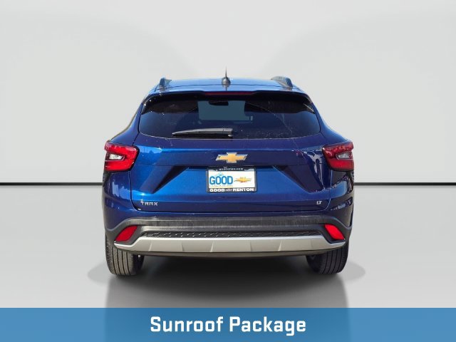 Used 2024 Chevrolet Trax LT w/ Sunroof Package FWD image 4