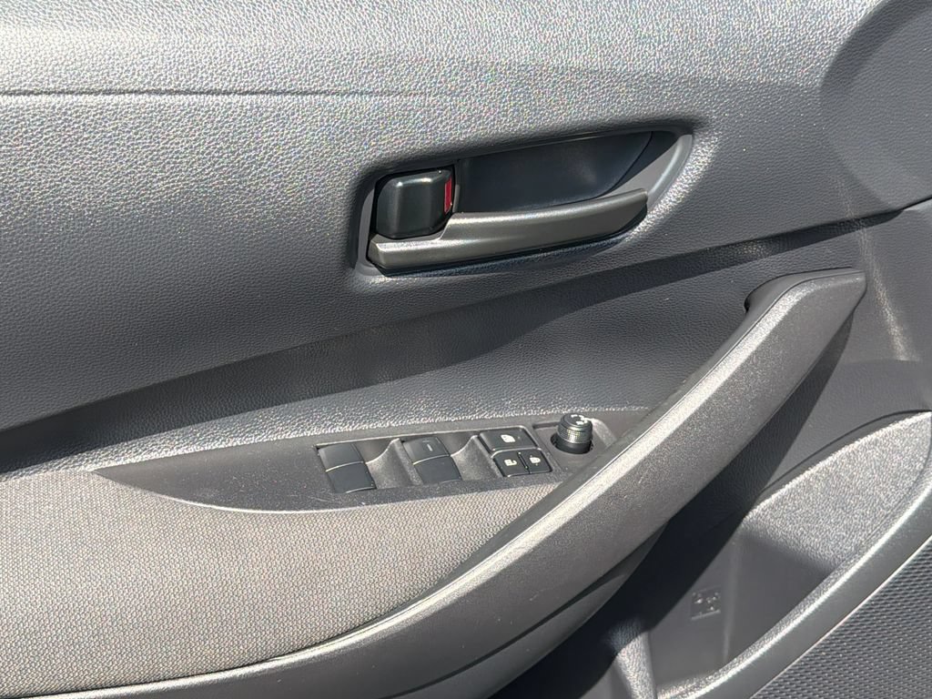 Used 2026 Toyota Corolla LE FWD image 15