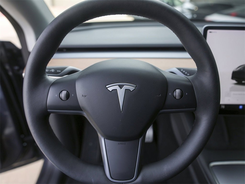 Used 2022 Tesla Model Y Performance image 16