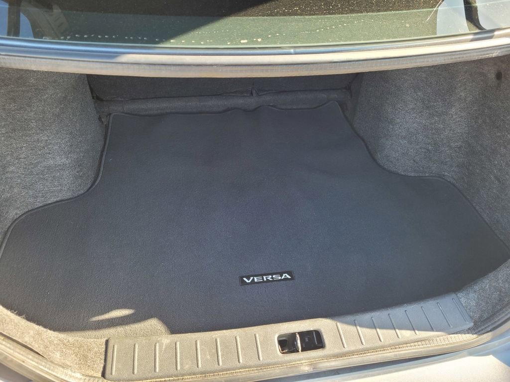 Used 2016 Nissan Versa SV image 24