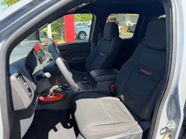 Used 2026 Nissan Frontier Pro-X w/ Pro-X Convenience Package image 12