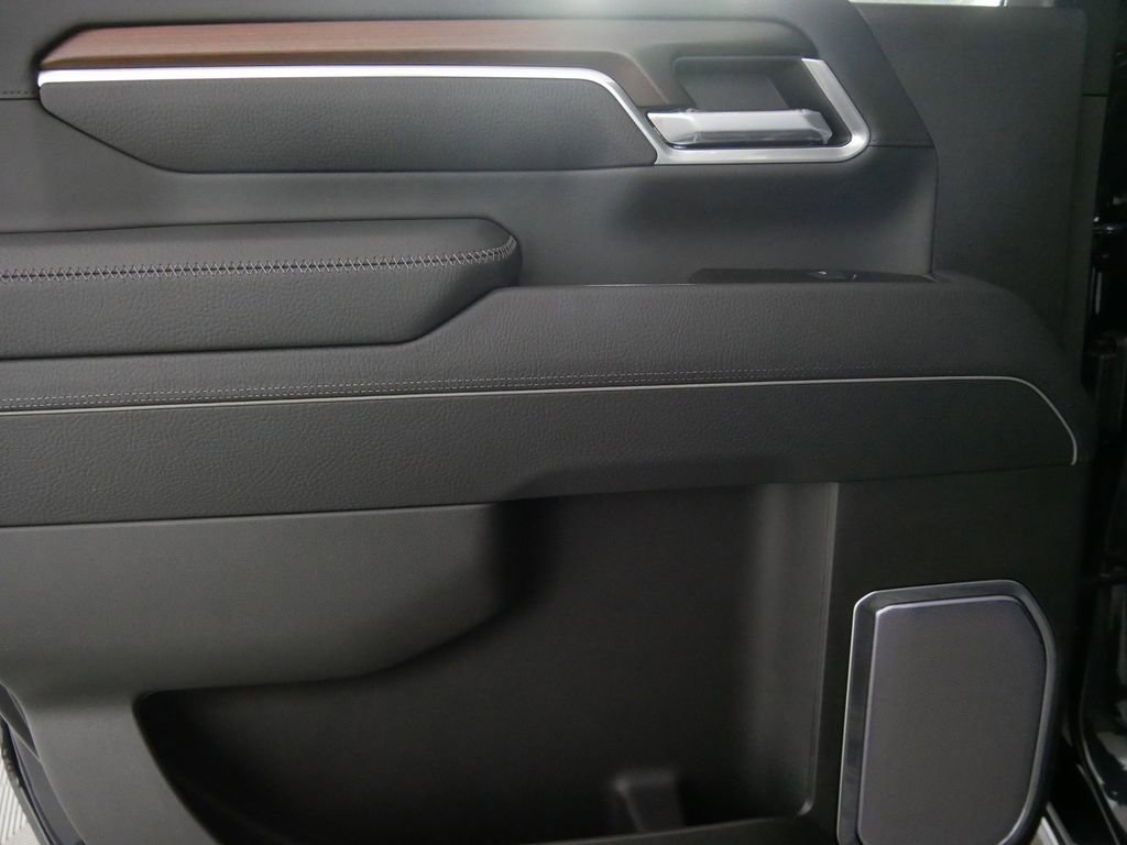 New 2026 GMC Sierra 3500 Denali w/ Denali Reserve Package image 14