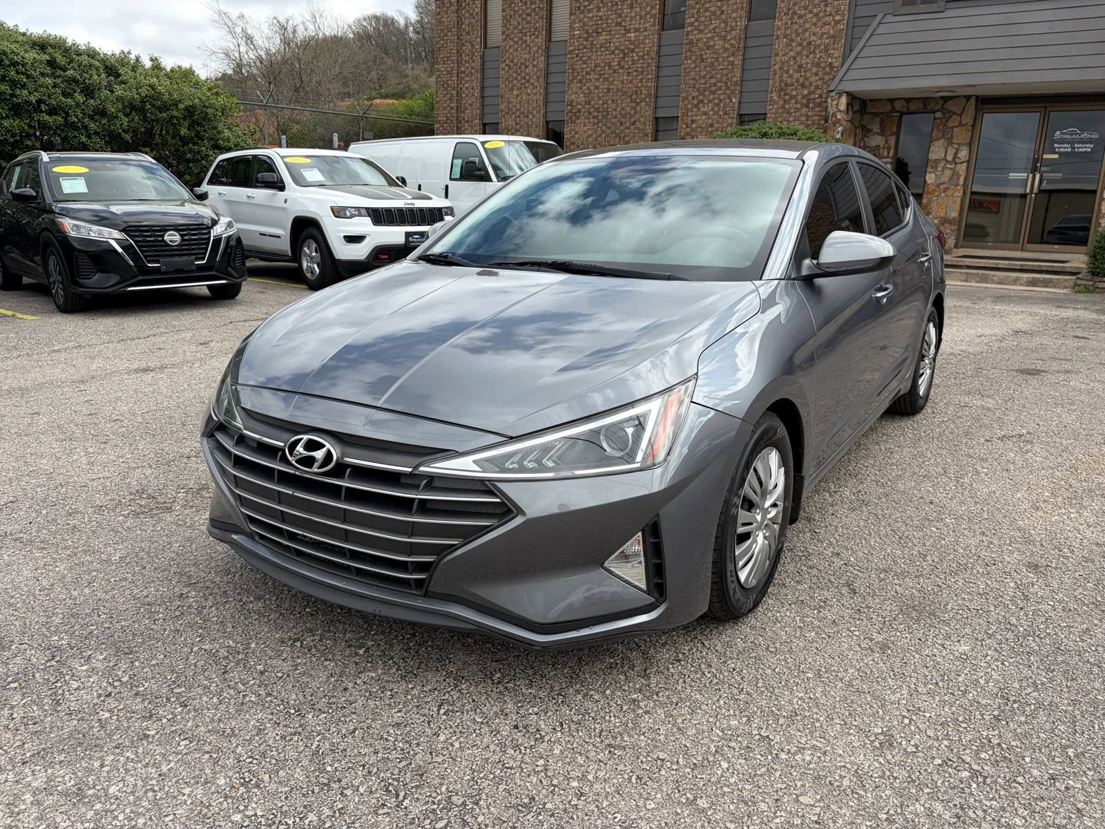 Used 2020 Hyundai Elantra SE w/ Cargo Package (C1) FWD image 1