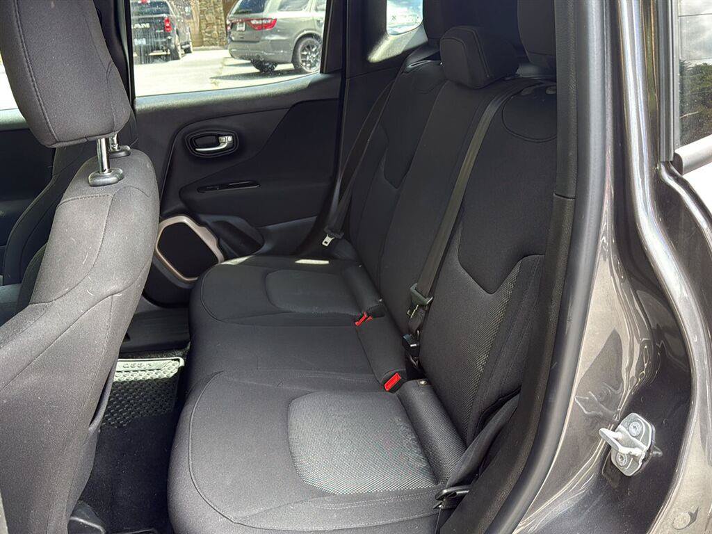 Used 2017 Jeep Renegade Latitude AWD/4WD image 44