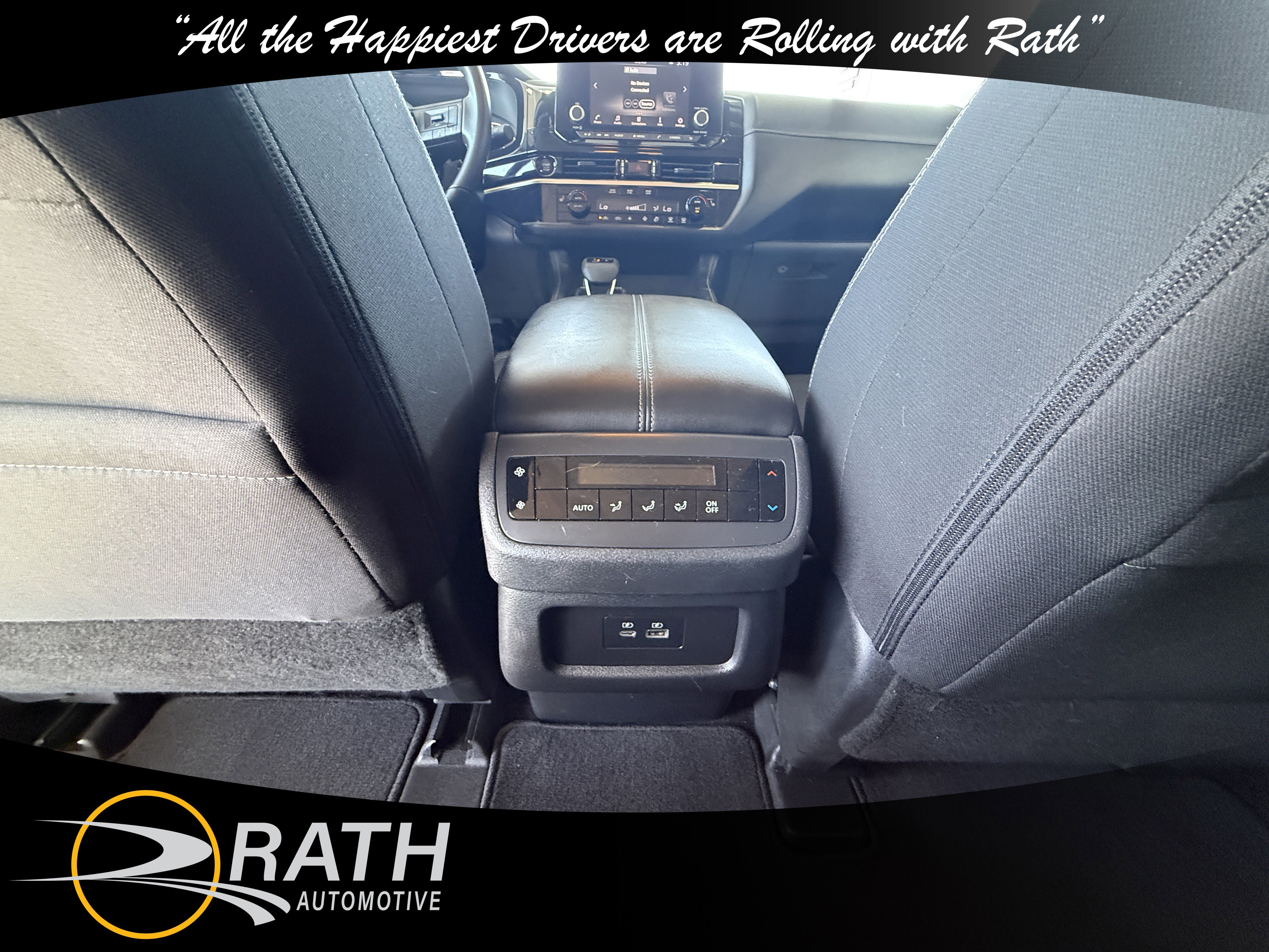 Used 2025 Nissan Pathfinder SV image 20