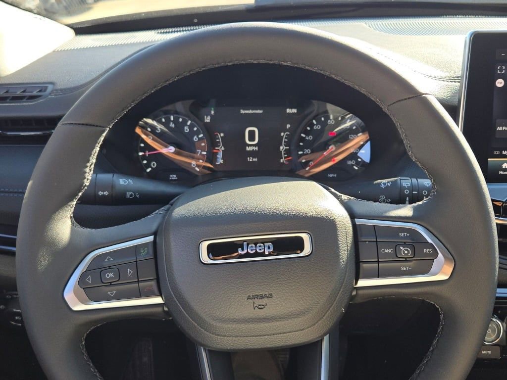 New 2026 Jeep Compass Latitude image 31