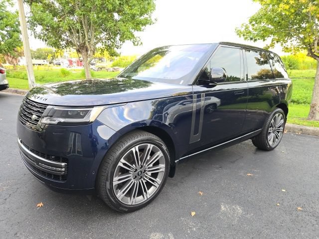Used 2023 Land Rover Range Rover SE AWD/4WD image 1