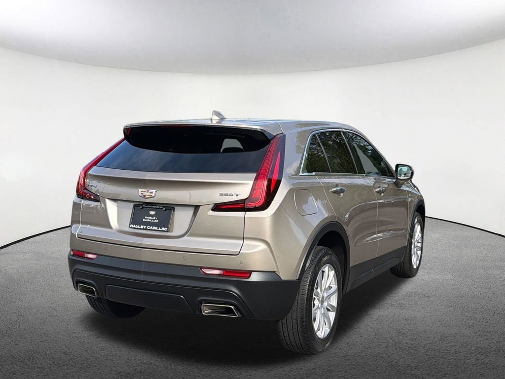 Certified 2022 Cadillac XT4 Luxury w/ Driver Awareness Package FWD image 19